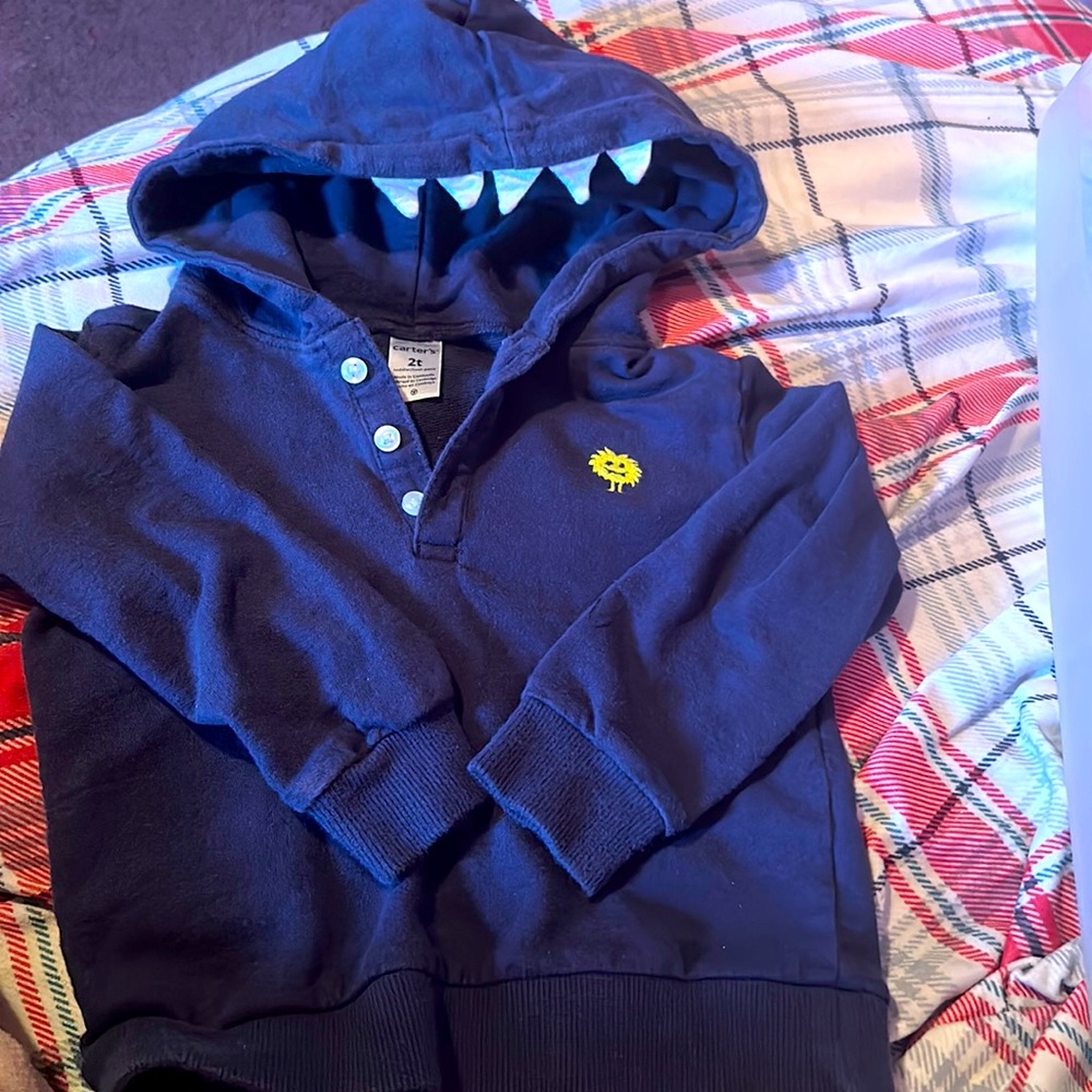 Monster hoodie with detail teeth on the hood and yellow monster on the chest